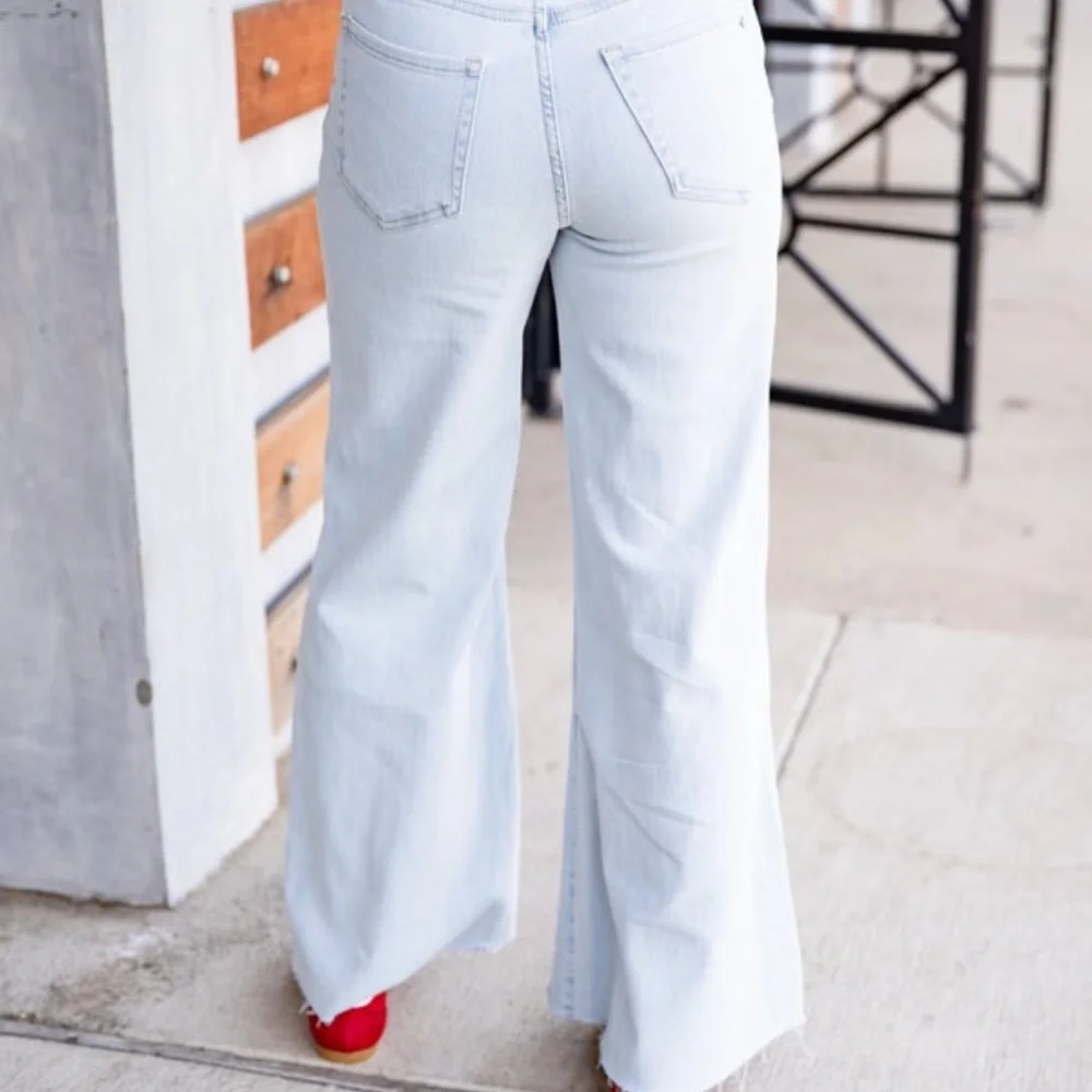 Mica// super wide leg jeans - Picture 5 of 5